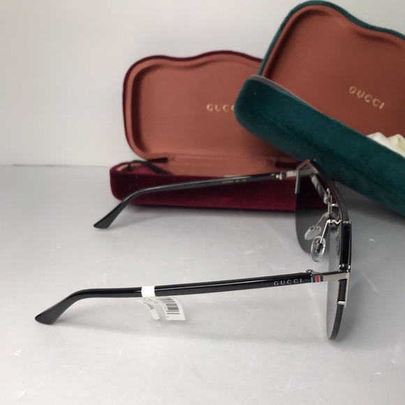 New - 💯Original  GUCCI GG0291S 001 shield Gucci sunglass comes gold/Grey - Picture 14 of 16